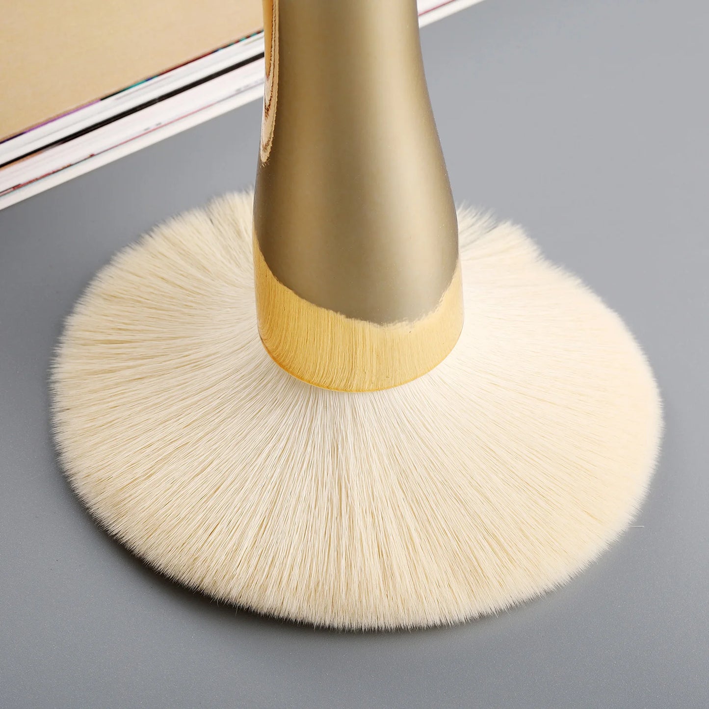 Single Large Powder Brush – Fluffy Face Brush for Loose & Pressed Powder