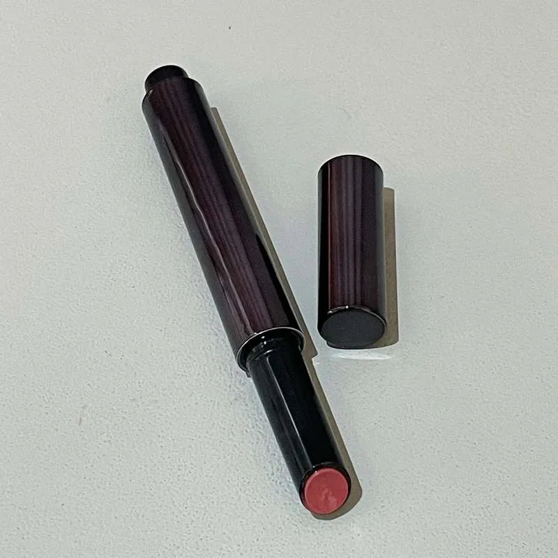 Mirror Lipstick – High-Shine Glossy Lip Color for a Glass Lip Effect