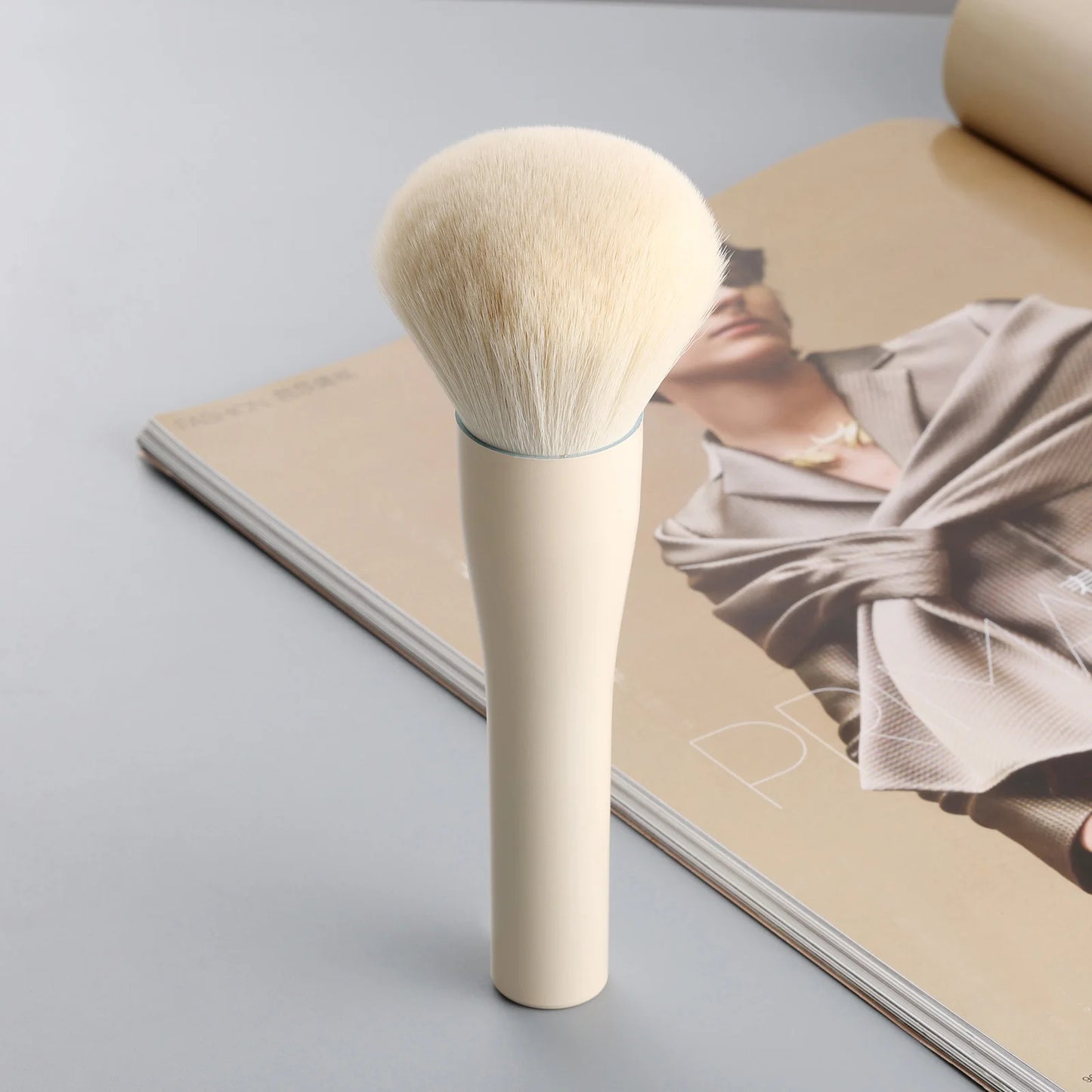 Single Large Powder Brush – Fluffy Face Brush for Loose & Pressed Powder