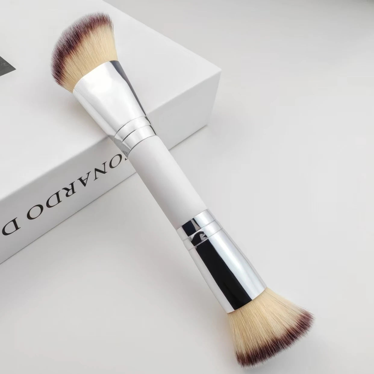 Facial Makeup Brush – Portable Double-Headed Contour & Blending Brush