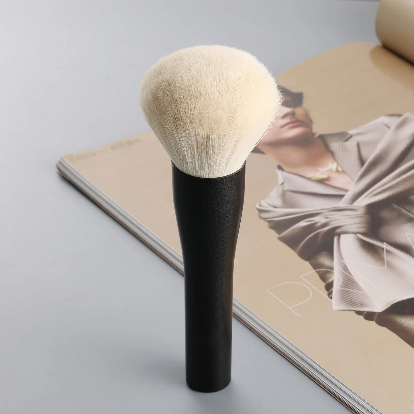 Single Large Powder Brush – Fluffy Face Brush for Loose & Pressed Powder